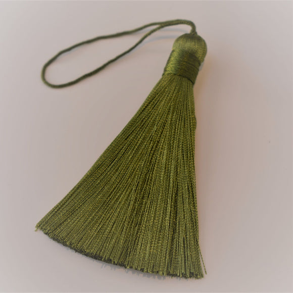 Holly Green Silky Tassel