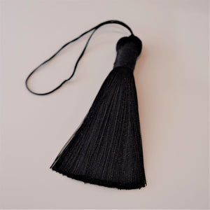 Noir Black Silky Tassel